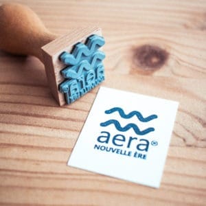 petit-tampon-carre-sur-mesure-personnalise-en-ligne-encreur