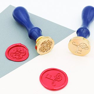 courrier personnalisé avec cachet de cire