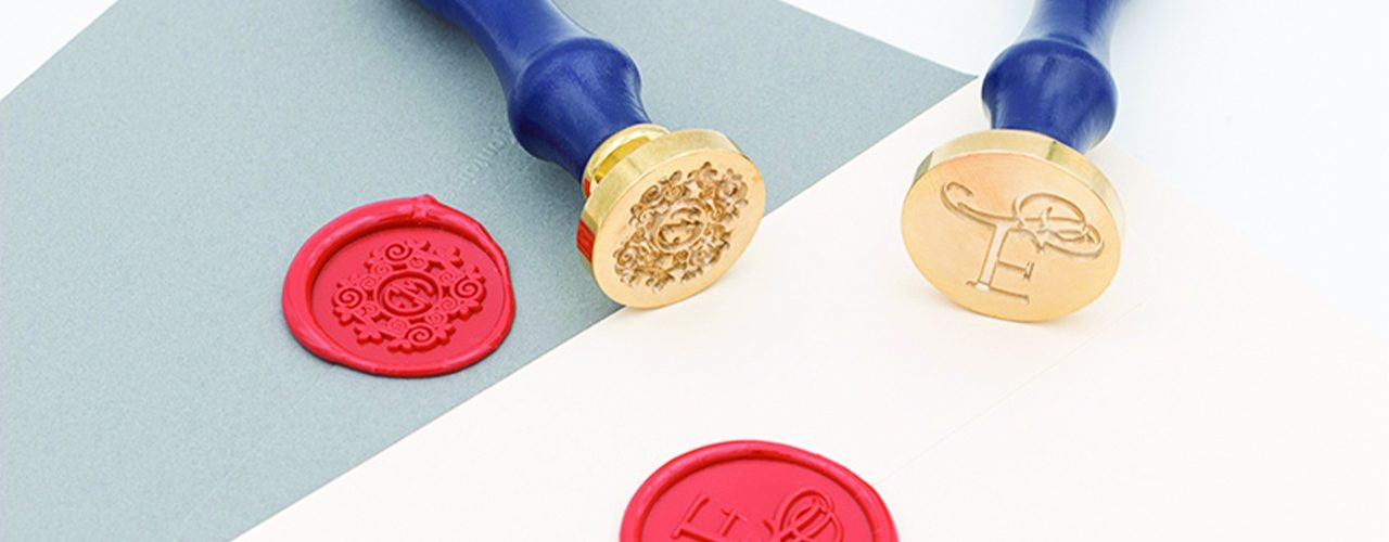 utiliser un cachet de cire